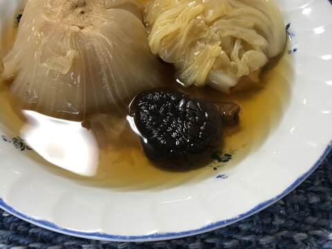 干し椎茸の出汁が美味しい、ドーンと野菜スープ